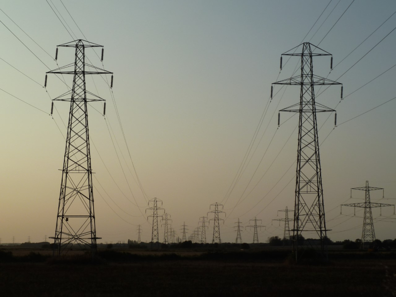 Thumbnail_P1440367 A forest of pylons on the approach to Minster